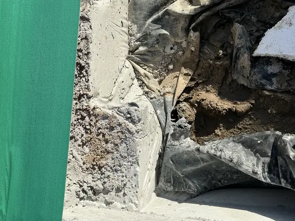 Corner edge beam finish