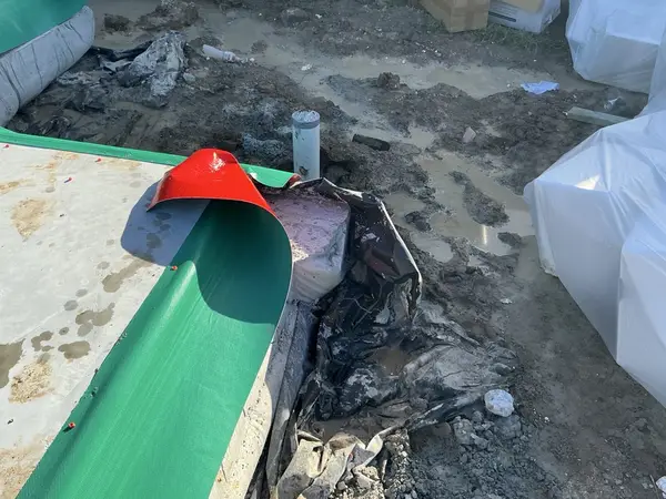 Edge membrane and corner