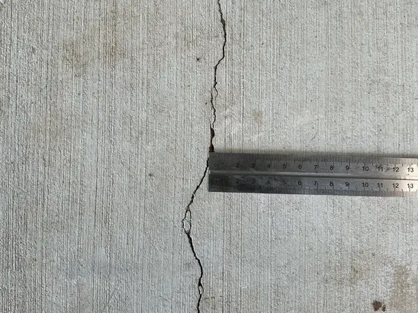 Slab crack measurement