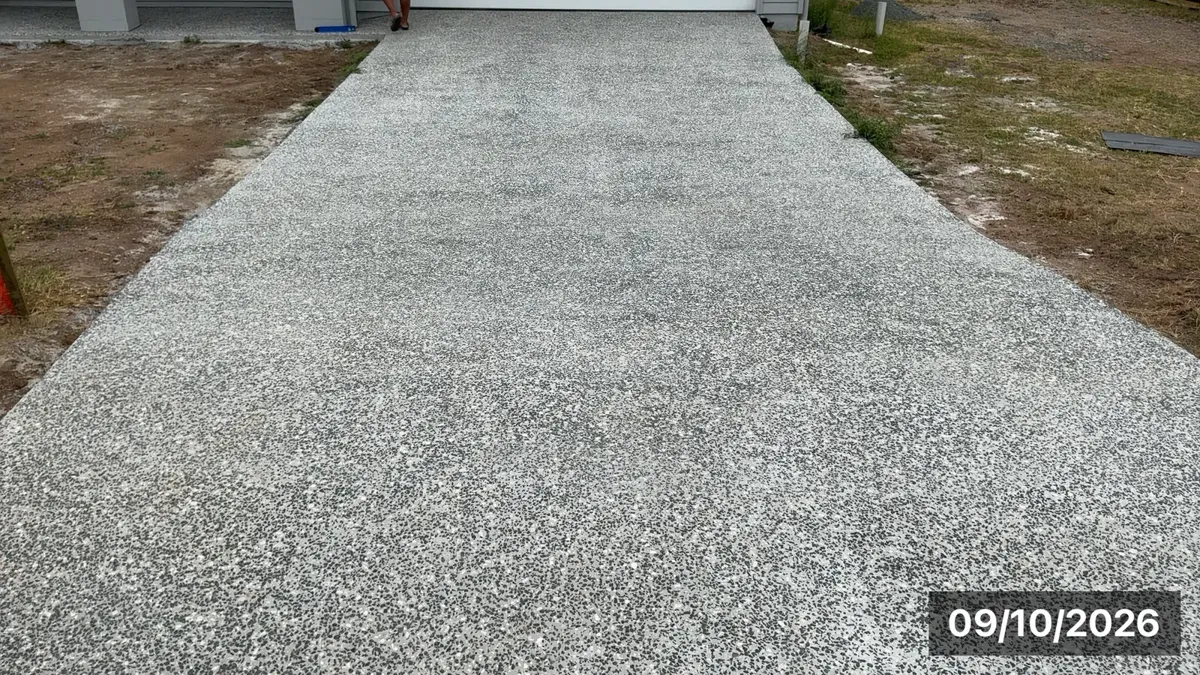 Driveway with no saw cuts (control joints)